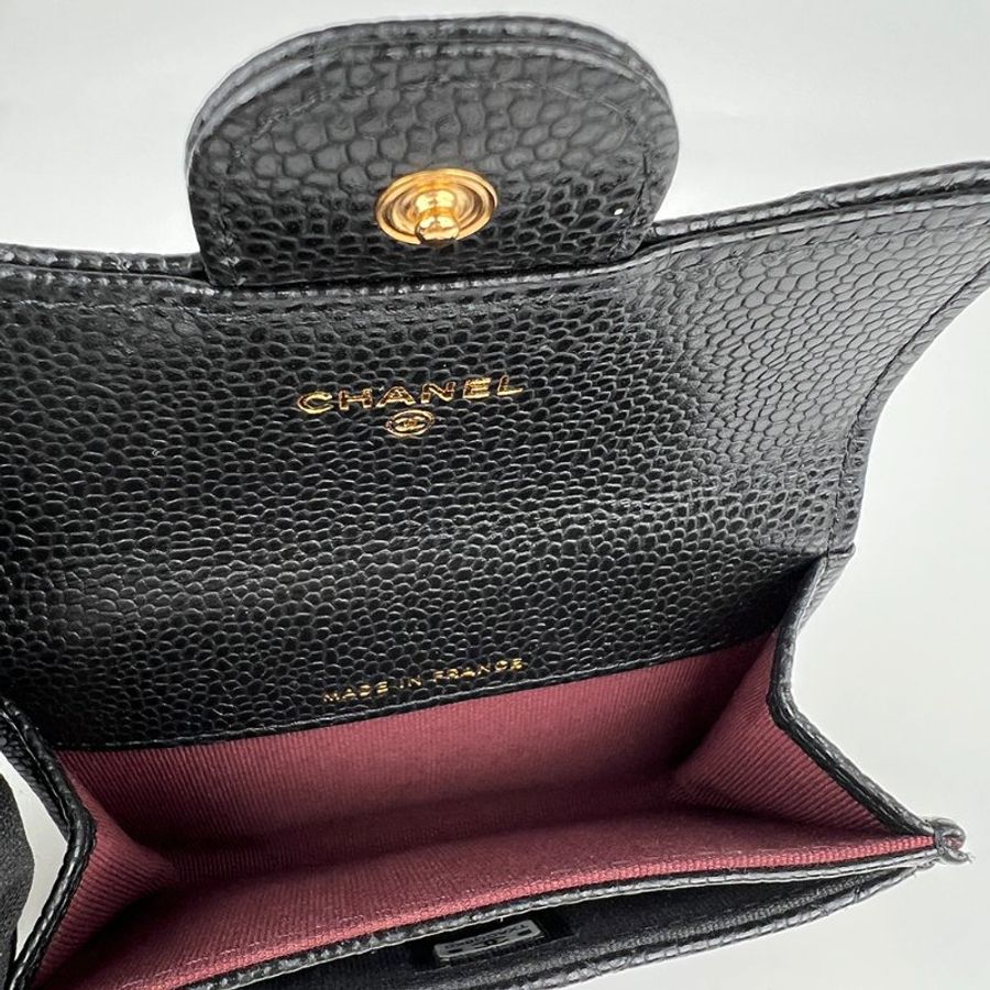 鑒定師的收藏|香奈兒 經典黑色金扣 零錢包 魚子醬牛皮卡夾・CHANEL CF Card Holder【 經典不敗.精緻日常 】-3