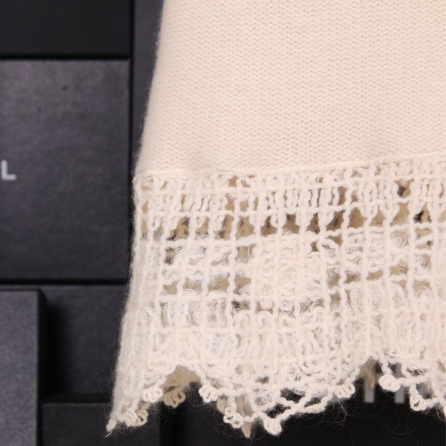 Chanel 06年奶白色山羊绒镂空花边袖口针织圆领短袖上衣外套半裙套装-54