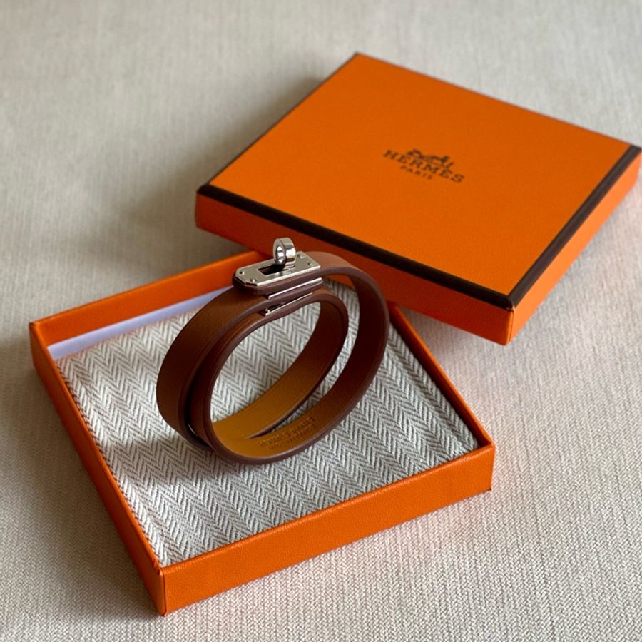 全新 現貨 🍊Hermes 愛馬仕 女裝 Mini Kelly Double Tour Bracelet 手觸 手鈪 皮革 手帶 💍 Gold 金棕 T2-0