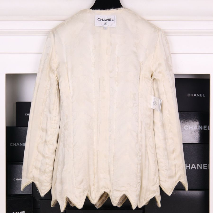 Chanel 18年汉堡系列米色斜纹软呢编织外套半裙套装-7