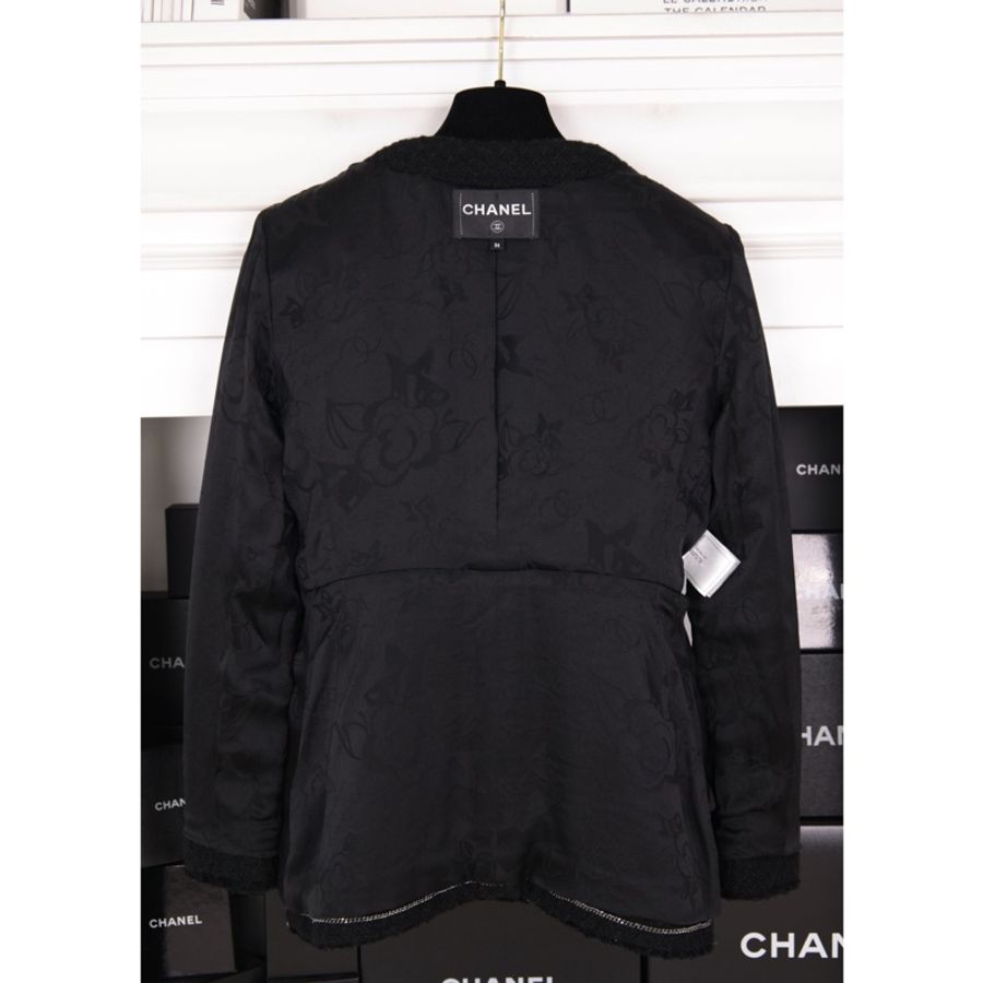 Chanel 17年大都会系列秀款黑色重工刺绣花朵钉珠滚边上衣外套-4