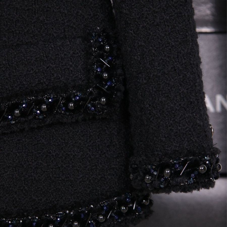 Chanel 17年大都会系列秀款黑色重工刺绣花朵钉珠滚边上衣外套-36