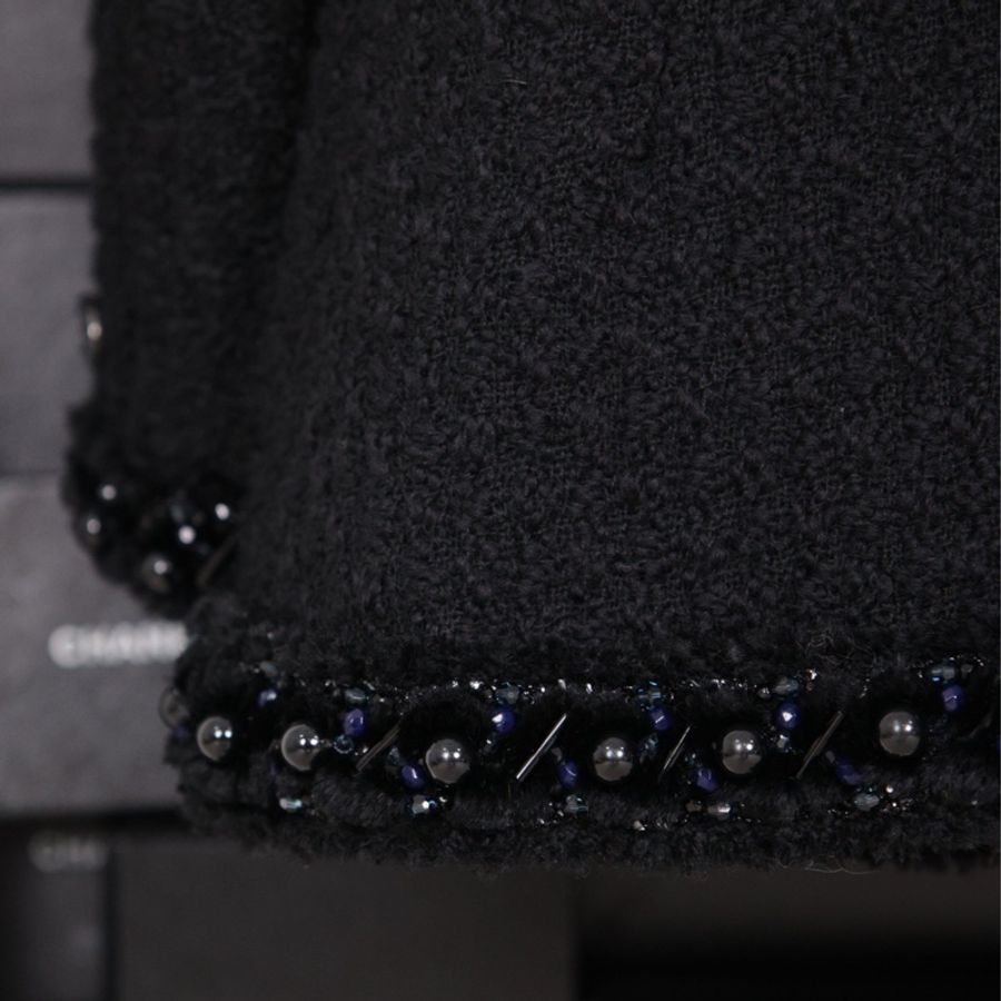 Chanel 17年大都会系列秀款黑色重工刺绣花朵钉珠滚边上衣外套-44