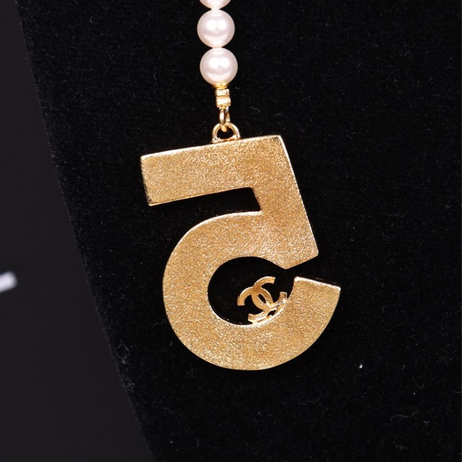 Chanel 24P珍珠5号字母吊坠吊坠长项链毛衣链-12