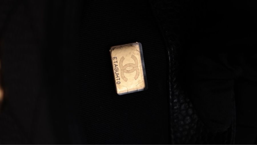 Chanel 24K黑金荔枝皮小号保龄球包单肩包-27