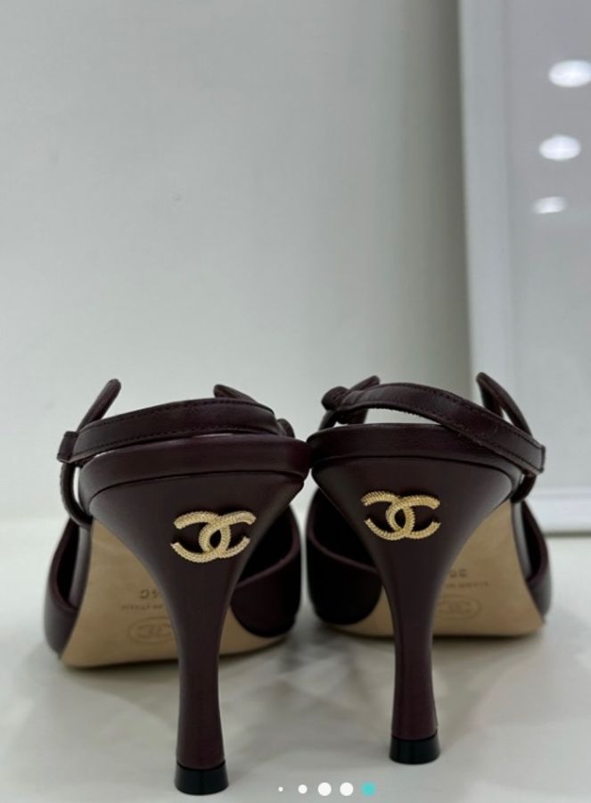 CHANEL 香奈兒 A級羊皮 後跟金屬logo 紅棕色高跟鞋-4