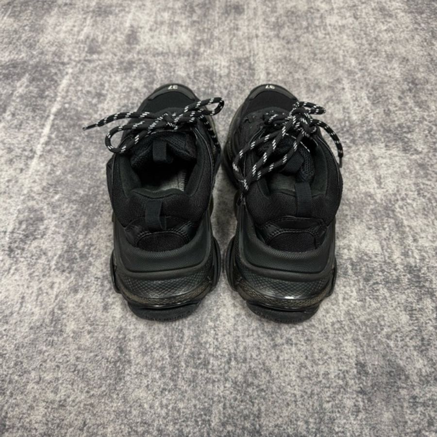 BALENCIAGA巴黎世家TRIPLE S黑色老爹鞋-8