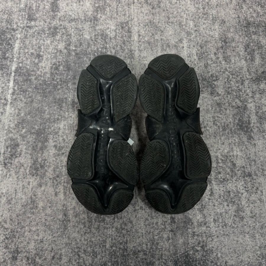 BALENCIAGA巴黎世家TRIPLE S黑色老爹鞋-12