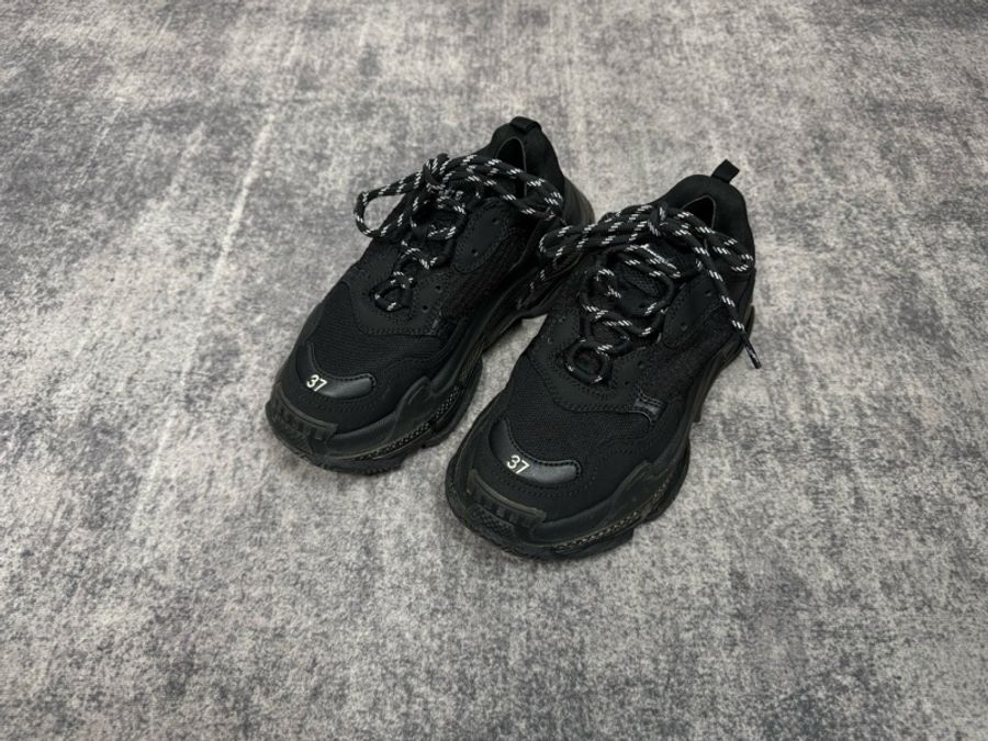 BALENCIAGA巴黎世家TRIPLE S黑色老爹鞋-16