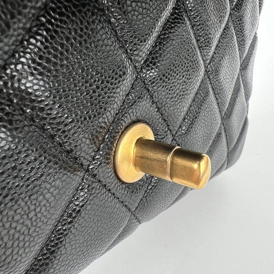 鑒定師的收藏|香奈兒 雙鏈帶口蓋包 黑色金扣 晶片款 CHANEL 25P Double Chain Flap Bag 【 雙鏈設計 20cm 黃金尺寸 】-35