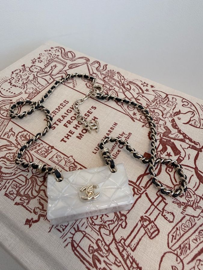Chanel✨珠光貝殼感壓克力經典皮穿鏈CF包包鏈條項鍊 可當包掛吊飾 原價四五萬-1