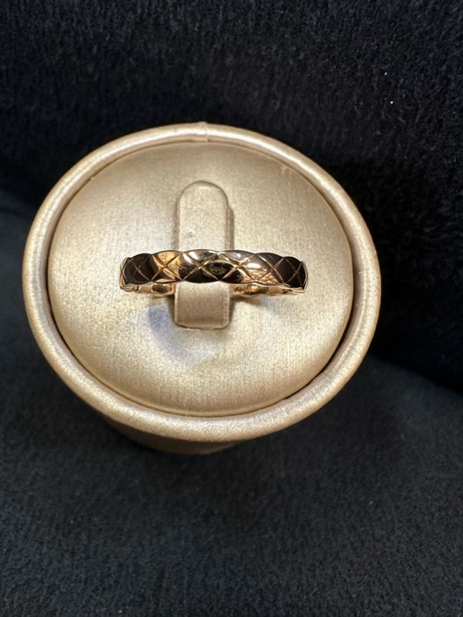 Chanel 18K米金菱格窄版coco crush戒指J11785-0