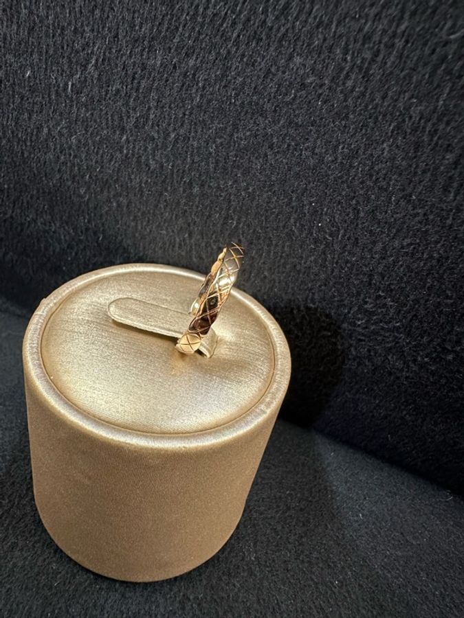 Chanel 18K米金菱格窄版coco crush戒指J11785-1