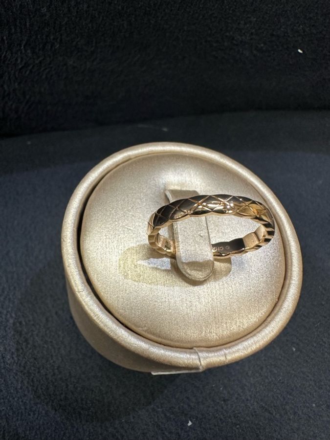 Chanel 18K米金菱格窄版coco crush戒指J11785-5