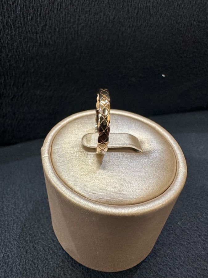 Chanel 18K米金菱格窄版coco crush戒指J11785-7