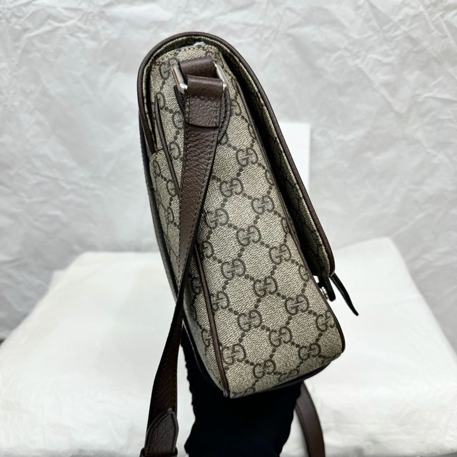Gucci古馳經典款男包棕色雙G老花郵差包斜挎包烏木色GG Supreme帆布-11