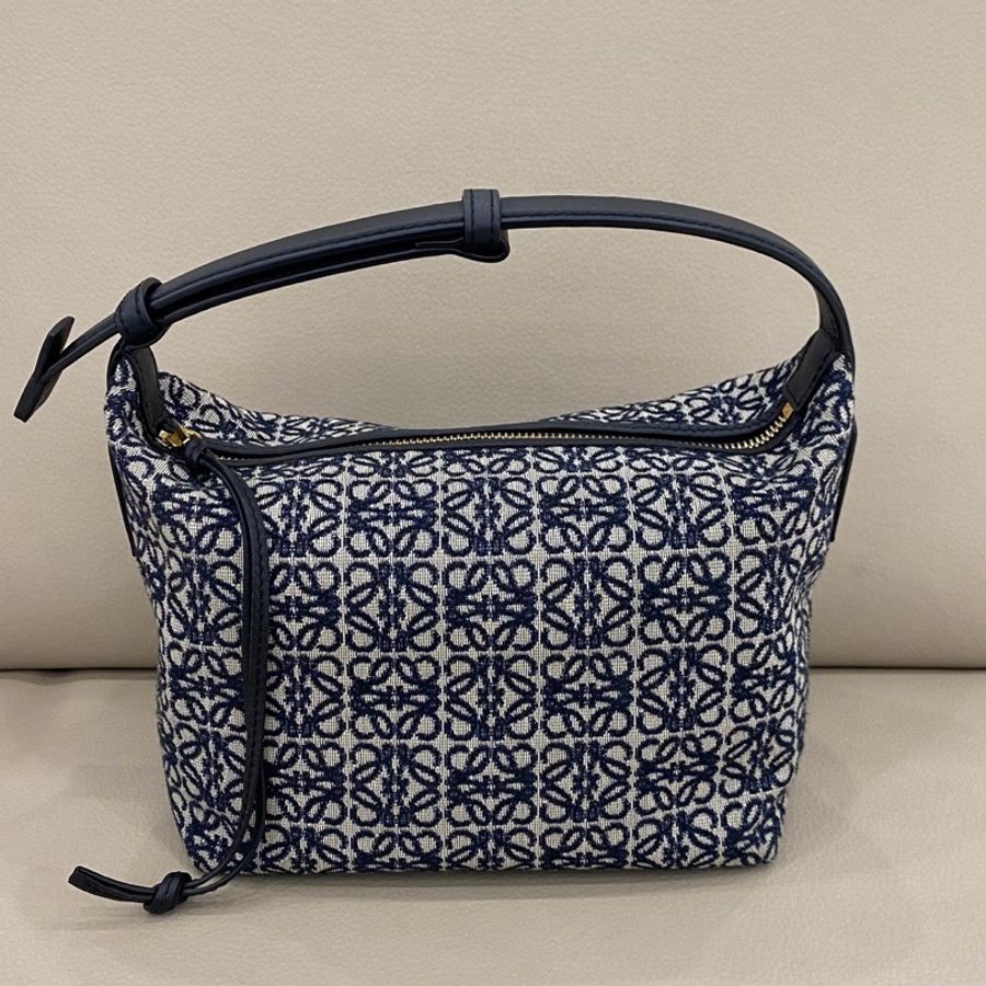 LOEWE羅意威 Cubi Anagram 小號飯盒包 海軍藍 98新-0
