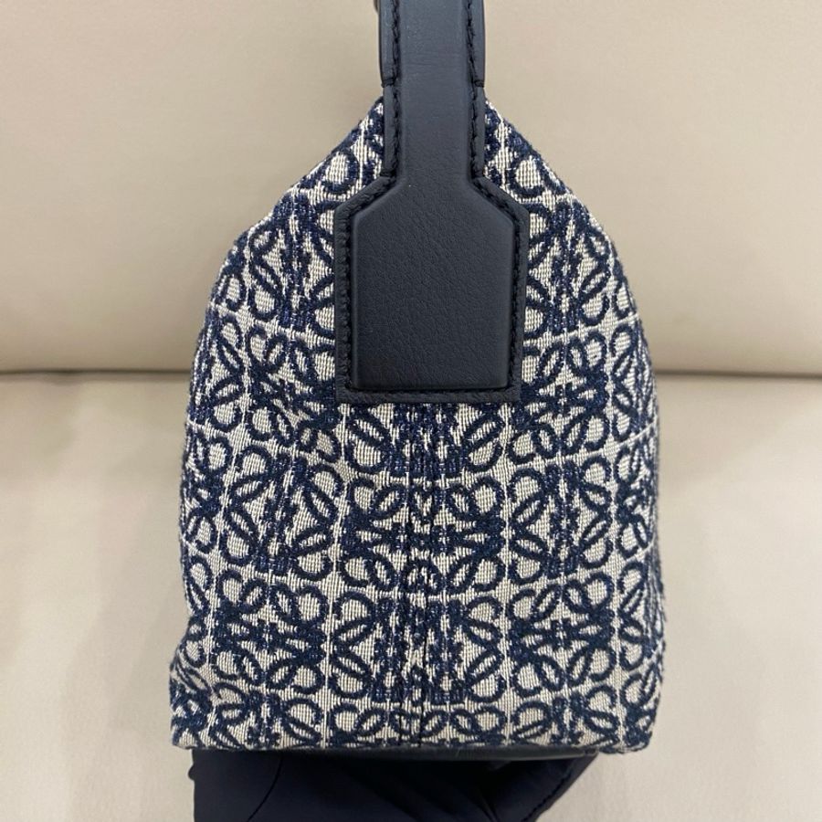 LOEWE羅意威 Cubi Anagram 小號飯盒包 海軍藍 98新-4