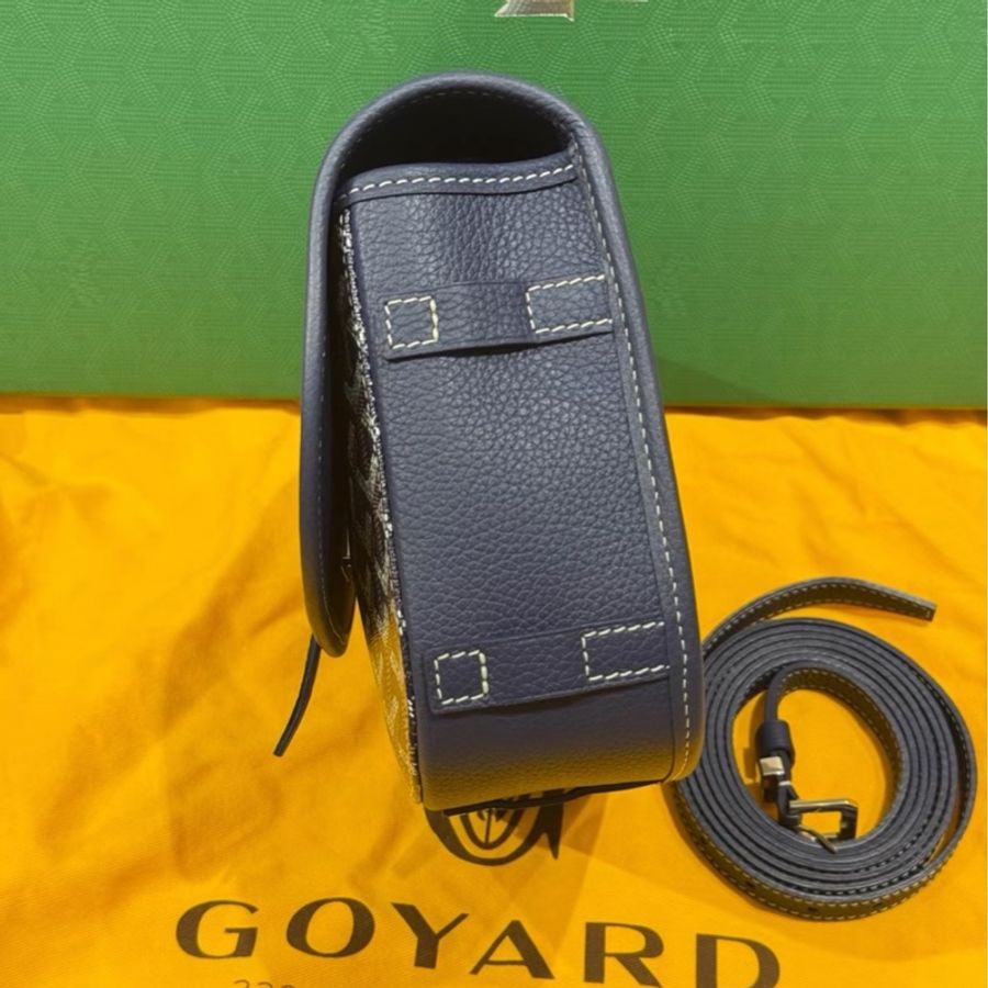 🌼Goyard戈雅Belvedere 系列郵差包深藍雙色壓花全新全配-8