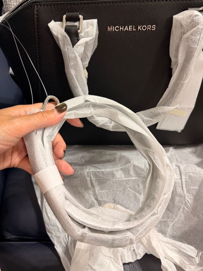 Michael Kors 防刮牛皮貝殼包 / 側翼手提斜背包(黑色)-3