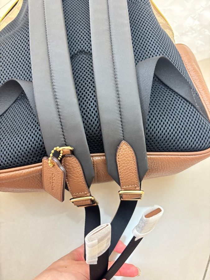 coach 老花後背包 經典咖色-8