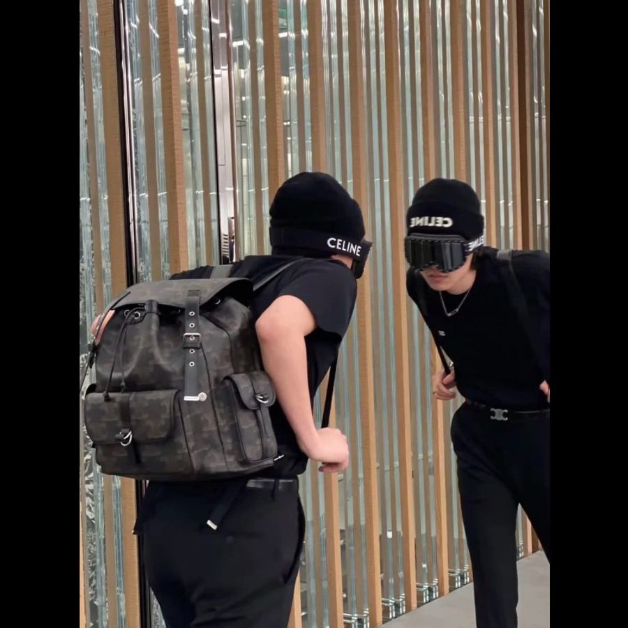 Celine賽琳稀少黑花凱旋門炸藥雙肩包 99新✨️-0