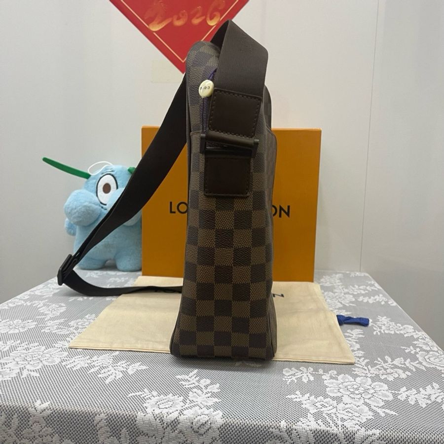 路易威登/Louis Vuitton 男士棋盤格單肩包-4