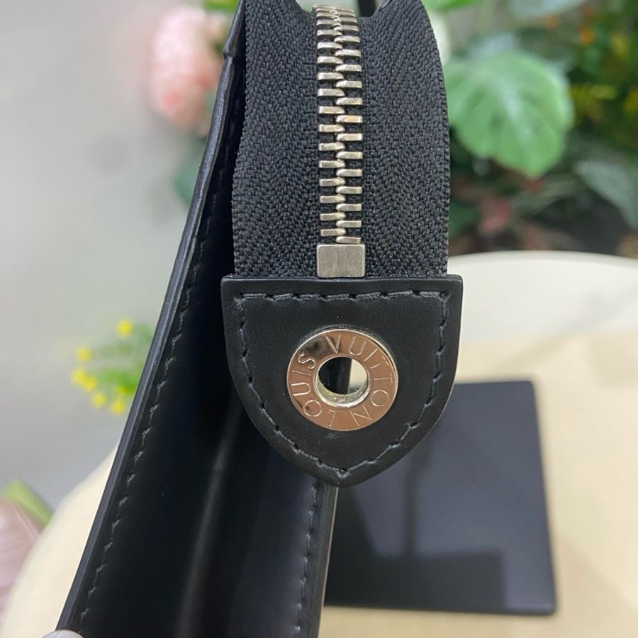 Louis Vuitton路易威登 手拿洗漱包 底27-9