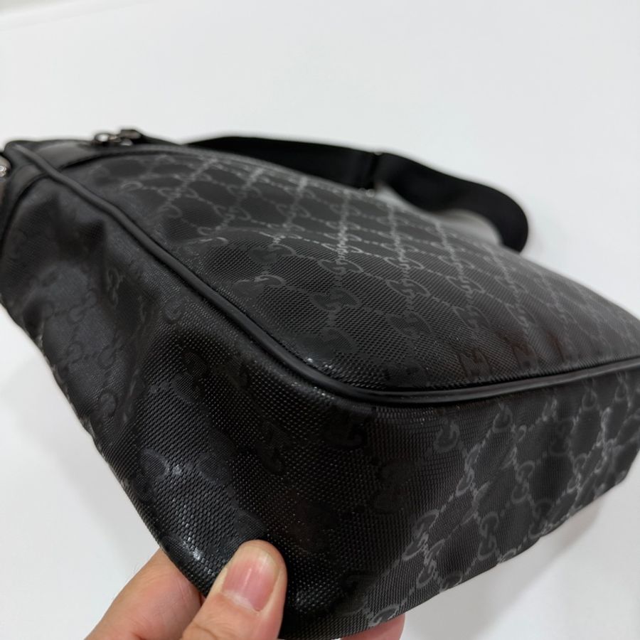 《仙闆名牌精品》Gucci 黑色 GG LOGO 水晶皮 郵差包 相機包 斜背包 肩背包-11