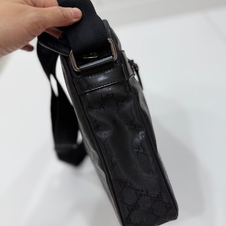 《仙闆名牌精品》Gucci 黑色 GG LOGO 水晶皮 郵差包 相機包 斜背包 肩背包-12