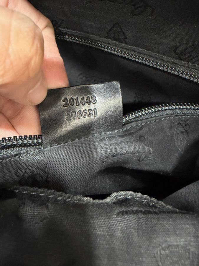 《仙闆名牌精品》Gucci 黑色 GG LOGO 水晶皮 郵差包 相機包 斜背包 肩背包-18