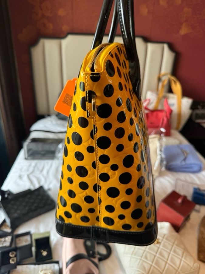 Lv ✖️草間彌生 lock it 波點手袋 漆皮貝殼包大號-4