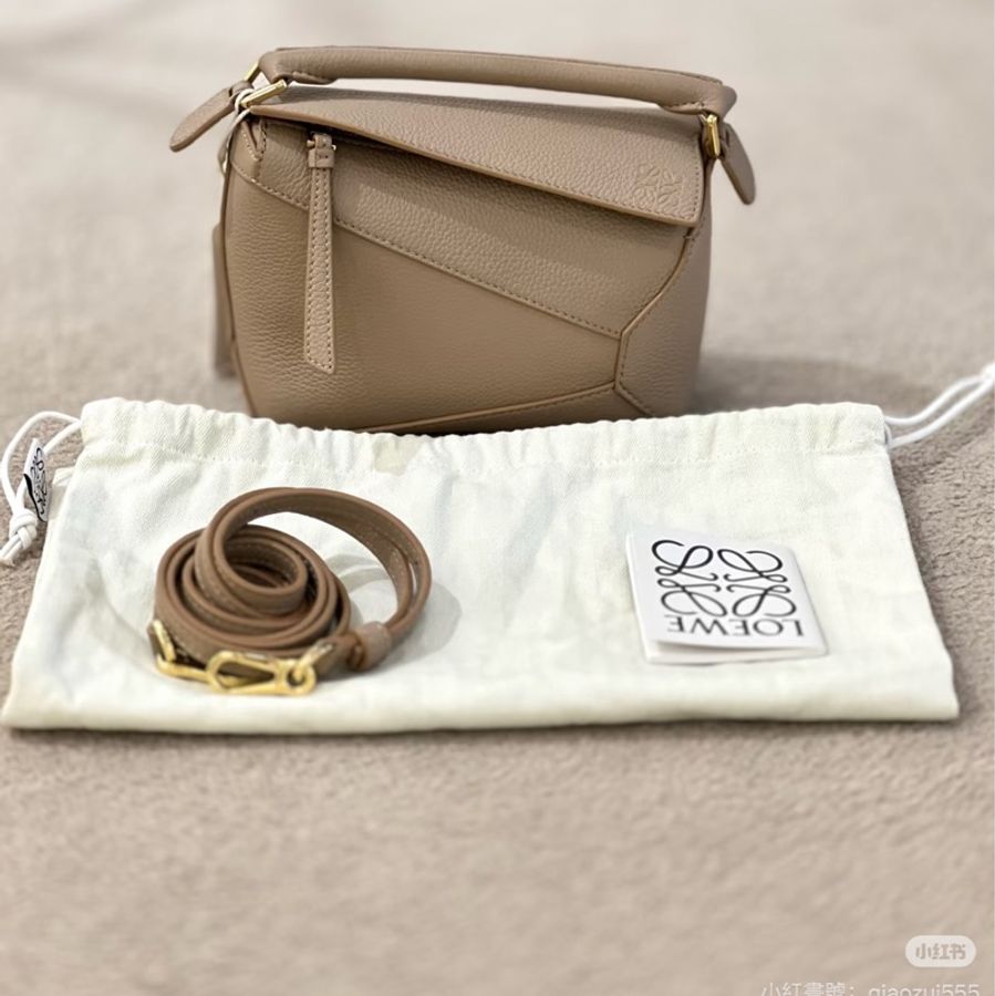 #閒置新 #超值特價 LOEWE Puzzle Bag Mini#拼圖包 柔軟牛皮|金色五金細節|小巧實用卻充滿設計感-0
