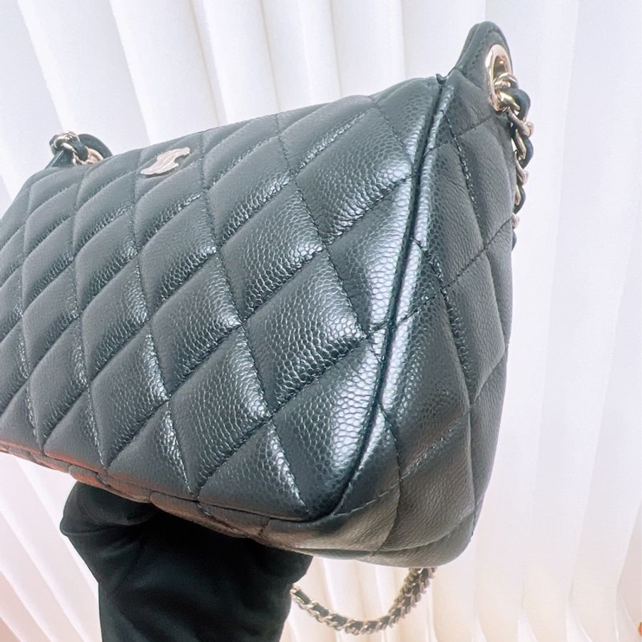 Chanel woc 兩用黑金麻雀包/腋下包-3