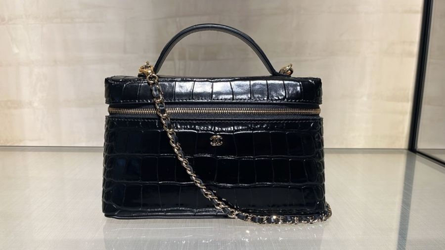 Chanel香奈兒26A高級手工坊黑色壓紋手柄長盒子LP-2