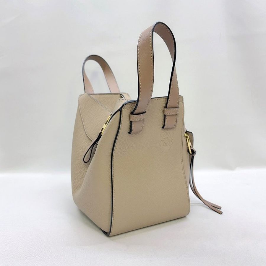 LOEWE 沙色小牛皮吊床包-2