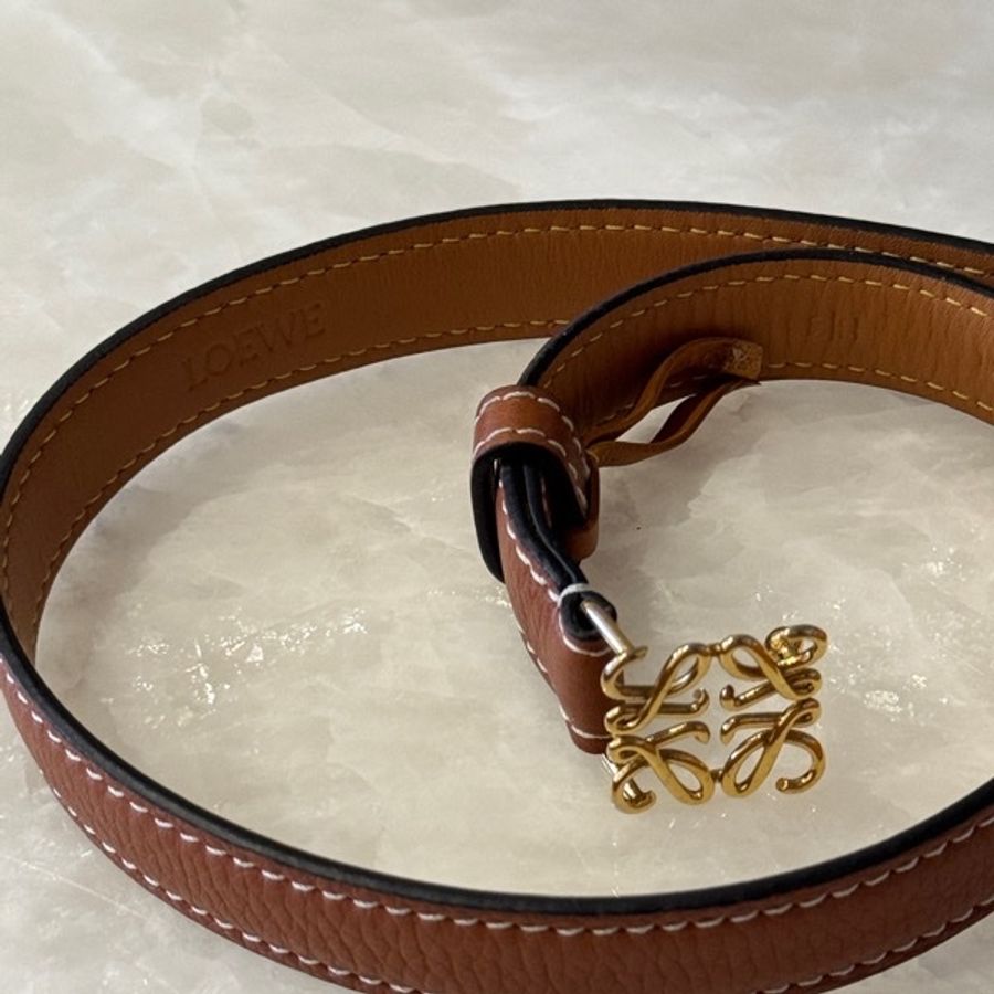 Loewe Anagram 卵石紋小牛皮腰帶-棕色-9