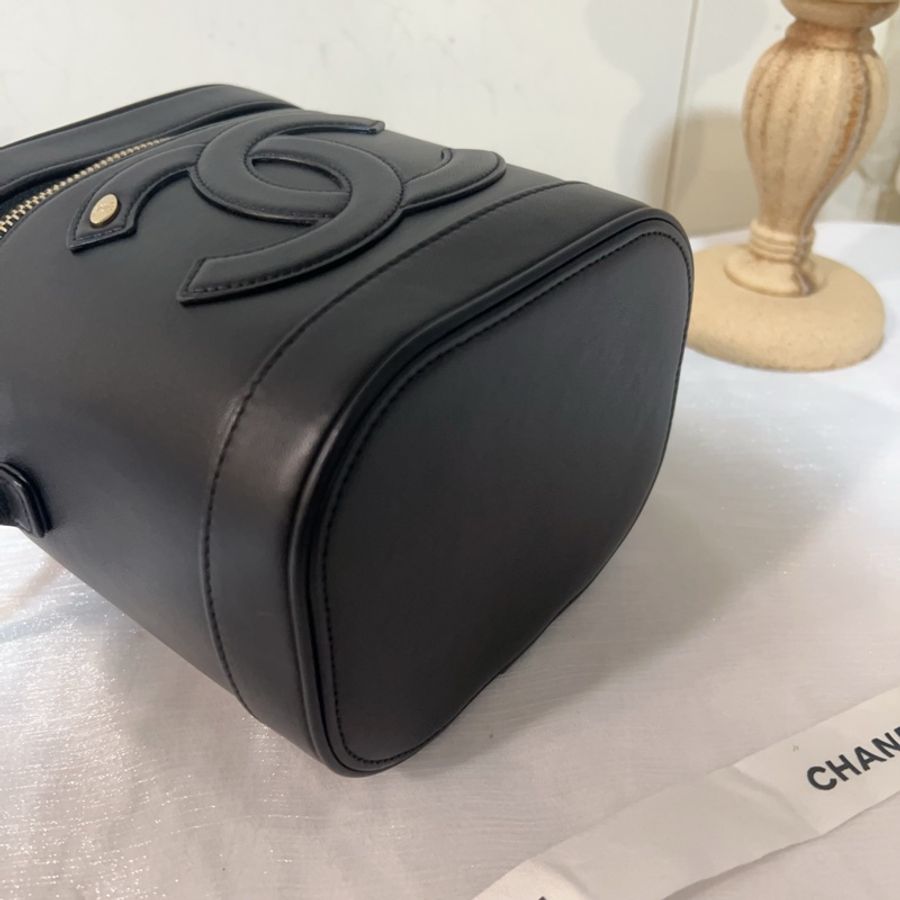 ෆ Chanel Vanity case豎版水桶化妝盒🈶購證-13