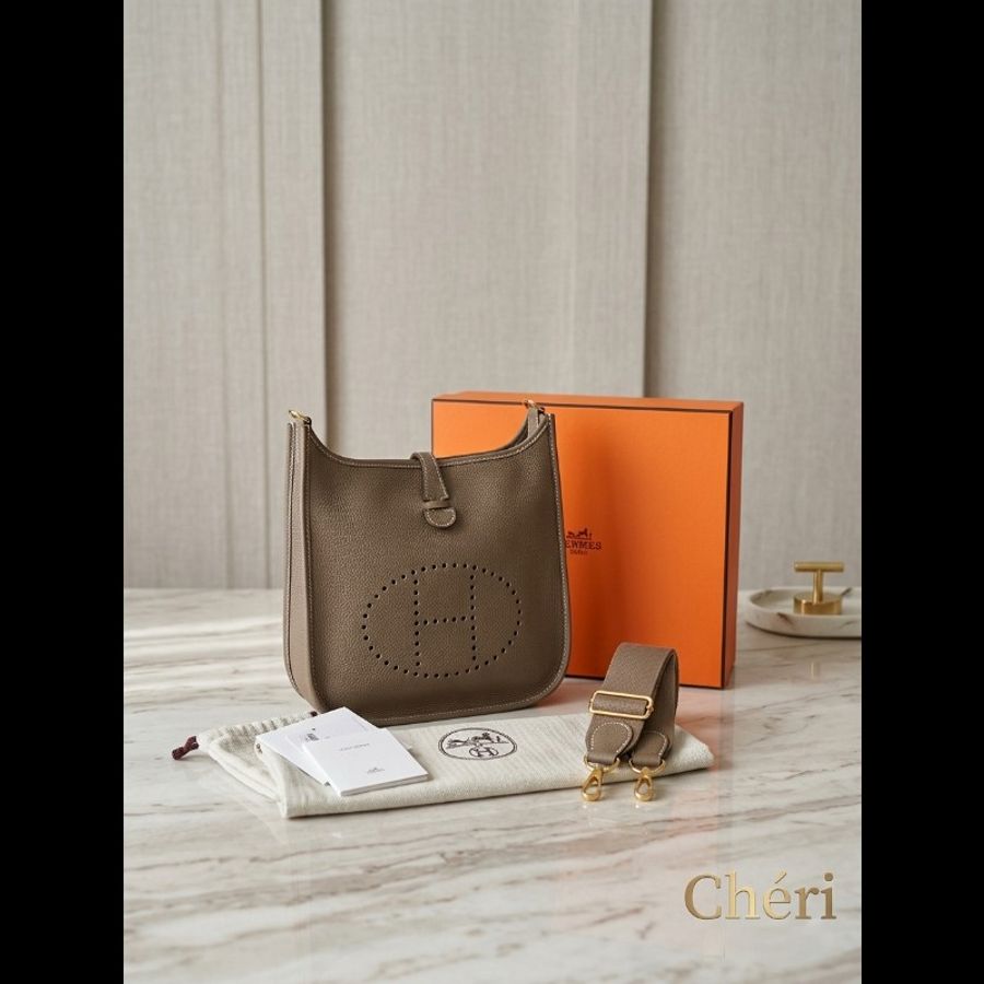 Hermes愛馬仕evelyne29 大象灰金扣伊芙琳99新
IZ-0