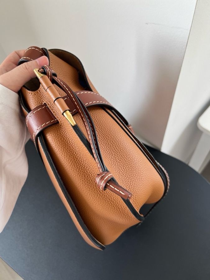 Loewe 羅意威 Gate大號斜挎包 焦糖色 尺寸約26*19*12.5cm。。-5