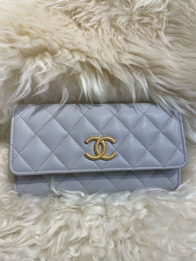Chanel 晶貼淺灰色牛皮中長銀包-0