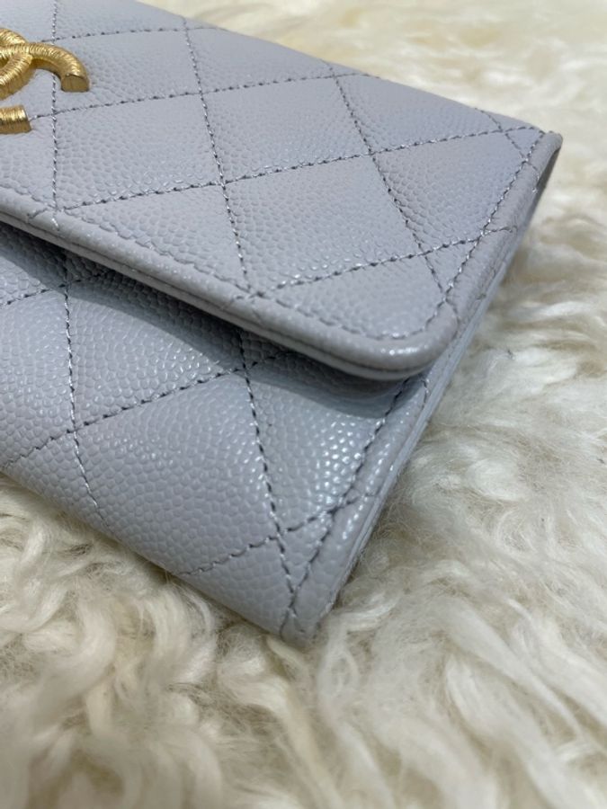 Chanel 晶貼淺灰色牛皮中長銀包-3