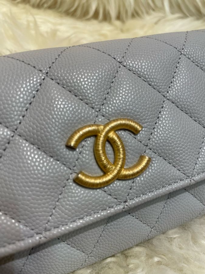 Chanel 晶貼淺灰色牛皮中長銀包-6