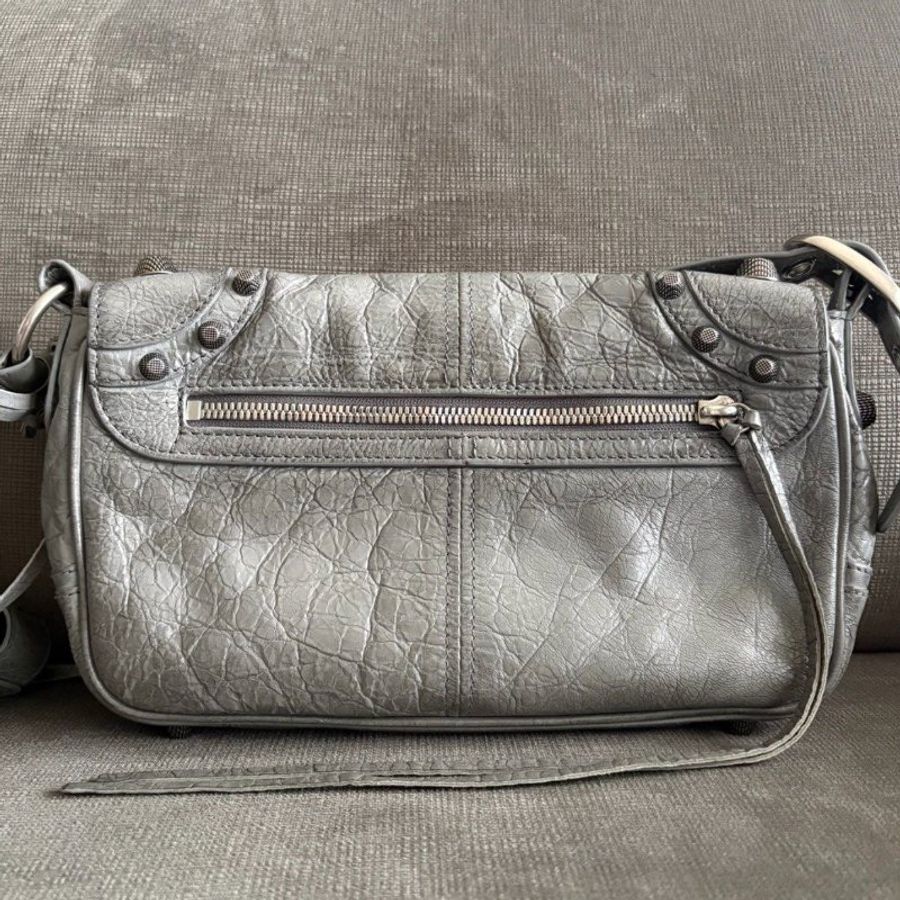 【 Balenciaga巴黎世家 】La Cagole_側背包/機車包/皮革包/卯釘包_Gray(洗舊灰)-8