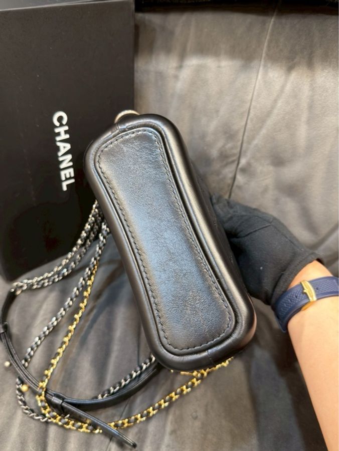 怎麼一上架就有人問‼️香奈兒黑金流浪包全配-10