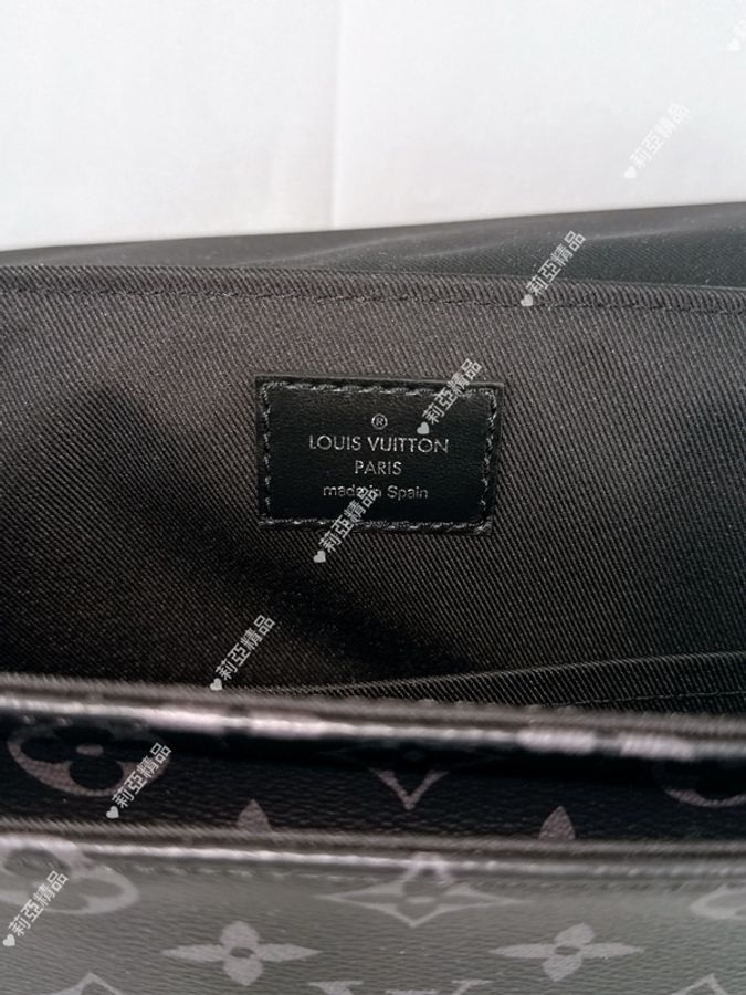 莉亞精品♡ LV M46255 黑老花翻蓋磁吸郵差包 二手美包-15