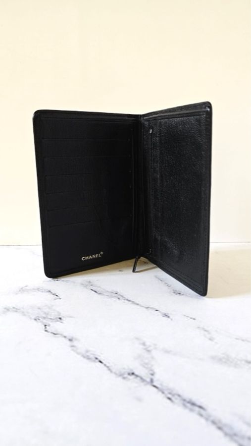 Chanel黑色金扣兩用皮夾護照套 中短夾 旅行錢包 二手包 中古包-7