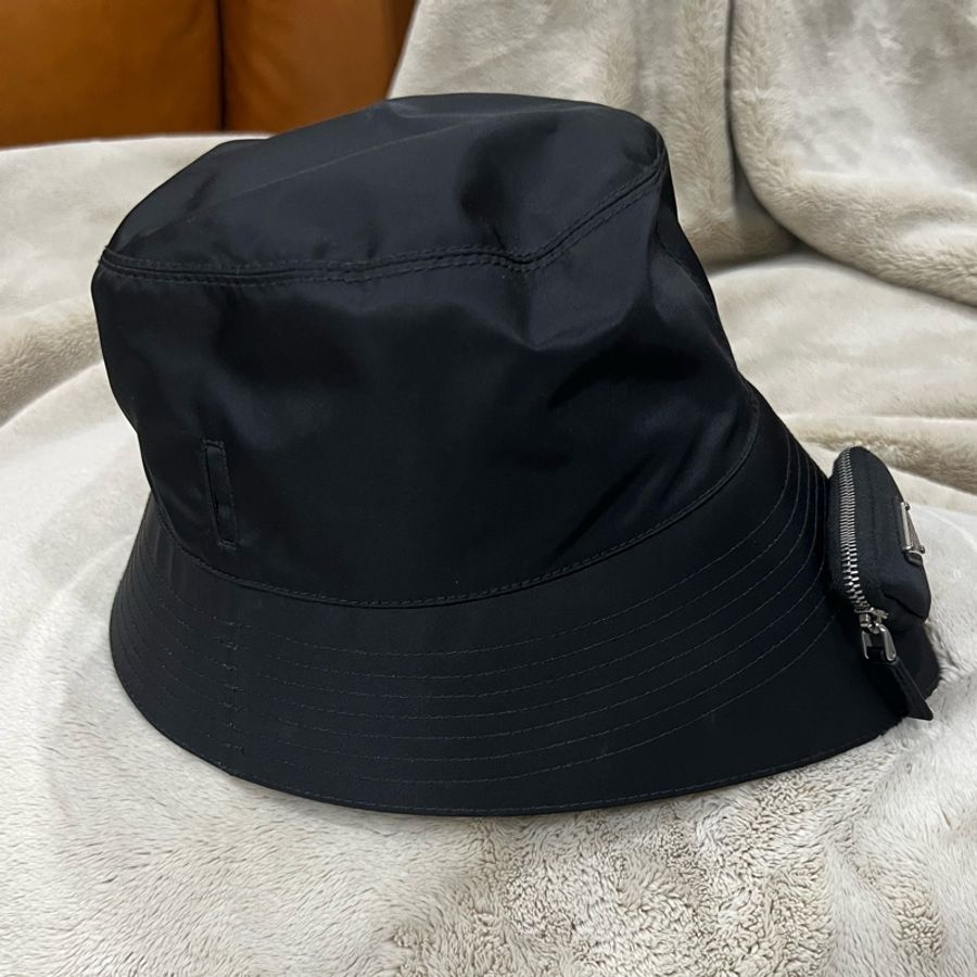 PRADA Re-Nylon 三角Logo收納袋漁夫帽 黑色 尼龍 男女適用-3