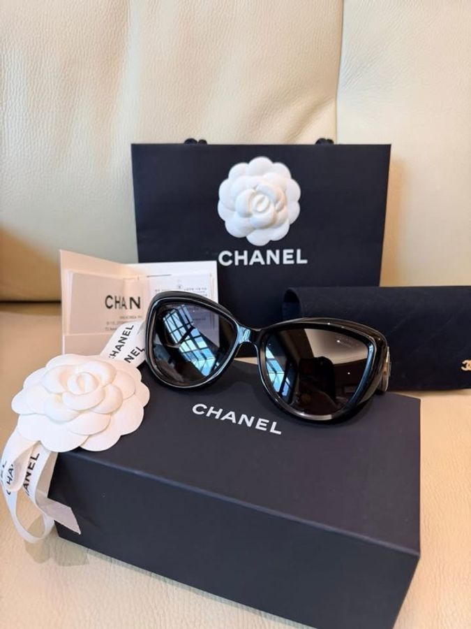 Chanel 限量絕美黑金愛心琺瑯化妝鏡偏光墨鏡 5517-A (近全新、購證正本、大全配)-0