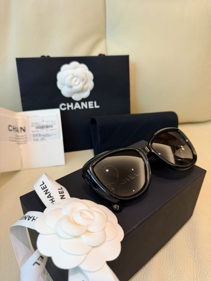 Chanel 限量絕美黑金愛心琺瑯化妝鏡偏光墨鏡 5517-A (近全新、購證正本、大全配)-6